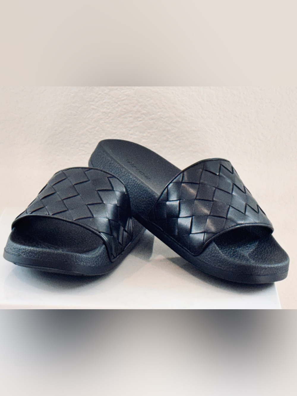 VINCE Mens Watley Goatskin Leather Sport Slides